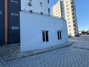 AYDINLAR MAHALLESİNDE GÜVENLİKLİ HAVUZLU SİTE İÇERİSİNDE 1+1 KİRALIK DİARE