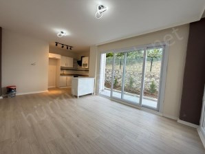 KABASAKAL MAHALLESİ MAVİ RÜZGAR SİTESİ BAHÇE KATI SATILIK DAİRE