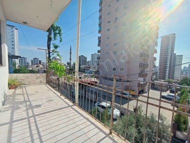 YÜZÜNCÜ YIL MAHALLESİNDE 2+1 KAPALI MUTFAK MÜSTAKİL EV
