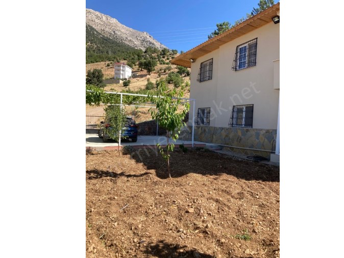 POZANTI ALPU YAYLASINDA 5+1 KREDİYE UYGUN SATILIK VİLLA 