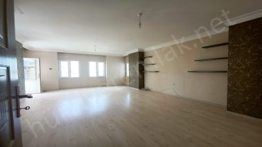 ADANA İLİ ÇUKUROVA İLÇESİ YURT MAH. 3+1 KAPALI MUTFAK KİRALIK DAİRE