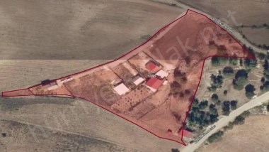 ADANA İLİ KARAİSALI İLÇESİ TOPAKTAŞ KÖYÜNDE YERİ BELLİ 720 M2 TARLA