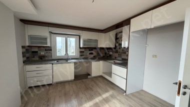 MITHATPAŞA MAHALLESİ 2+1 AÇIK MUTFAK DOĞALGAZLI KİRALIK DİARE