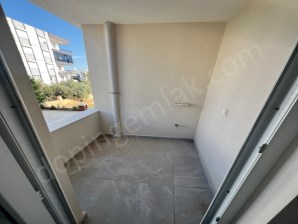VARSAK KARŞIYAKADA GENİŞ LÜKS 2+1 KATTA KAT SEÇENEKLİ AYRI MUTFAK SATILIK DAİRE