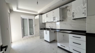AYDOĞMUŞ MAHALLESİNDE KİRALIK 2+1 SIFIR DAİRE 