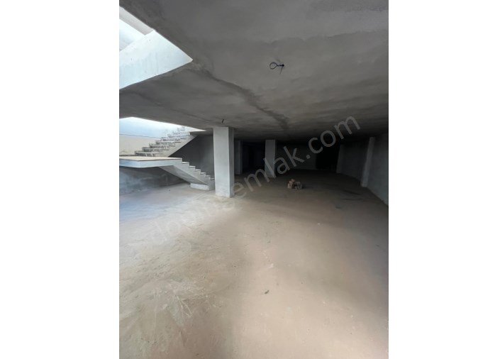 Şelale mahallesi 860 m2 kiralık dükkan 