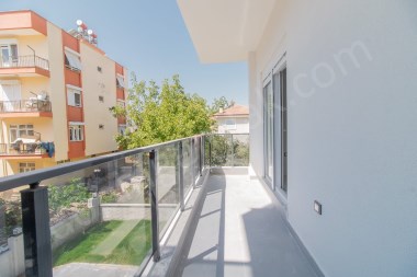 DOPİNG EMLAK GÜVENCESİYLE – YENİ VE MODERN 1+1 DAİRE, DOĞALGAZLI, ASANSÖRLÜ VE AÇIK OTOPARKLI