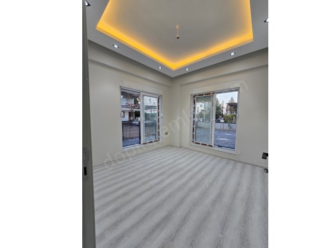 DOPİNG EMLAK GÜVENCESİYLE DÖŞEMEALTI YENİKÖYDE – SIFIR 2+1 DAİRE, DOĞALGAZLI, ASANSÖRLÜ 