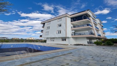 ✨ ANTALYA DÖŞEMEALTI  YENİKÖY – HAVUZLU SİTEDE SATILIK 1 YAŞINDA 2+1 NET 82 m² DAİRE ✨