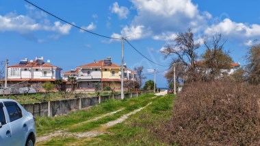 DENİZKENT MERKEZDE SATILIK 400 M2 ARSA