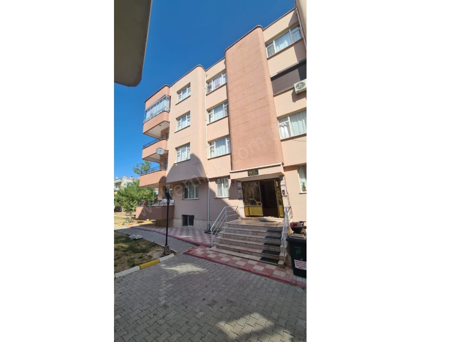 Kosova mahallesinde Karatay Sitelerinde 4+1 satılık daire 