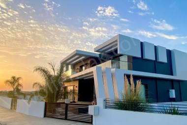KKTC Gazimağusa Yenibogazicinde Satılık Lux Villa 