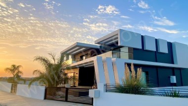 KKTC Gazimağusa Yenibogazicinde Satılık Lux Villa 