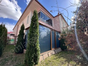 DADAŞKENTTE SİTE İÇERİSİNDE 4+1 SATILIK MASRAFSIZ YAPILI VİLLA