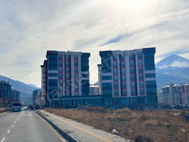 ERZURUM PALANDÖKEN YILDIZKENTDE 85 M2 KİRALIK SIFIR İŞ YERİ