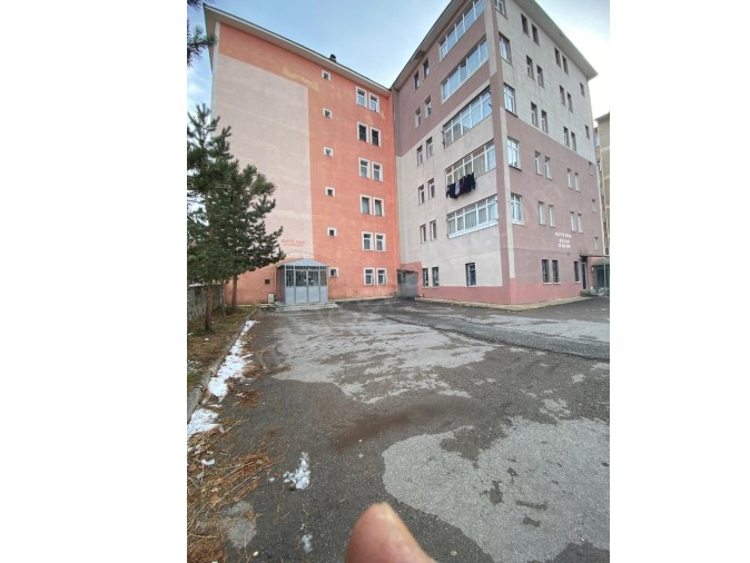 PALANDÖKEN YUNUSEMRE MAHALLESİNDE SATILIK ARA KAT 3+1 DAİRE