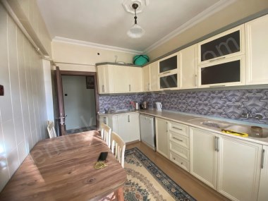 PALANDÖKEN YUNUSEMRE MAHALLESİNDE SATILIK ARA KAT 3+1 DAİRE