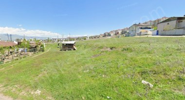 HİLALKENTTE TOKİ KONUTLARI KARŞISINDA İMARLI SATILIK ARSA