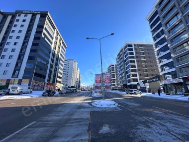 YILDIZKENT ANA BULVARDA KURUMSAL KİRACILI 775 M2 SATILIK İŞ YERİ