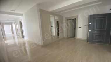 BİLKENT KOLEJİ KARŞISINDAOTURUMA HAZIR KİRALIK SIFIR 4+1 DAİRE