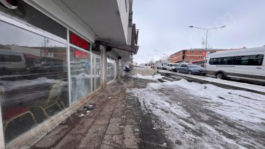ÇAT ANA CADDE ÜZERİNDE 80 M2 SATILIK İŞ YERİ