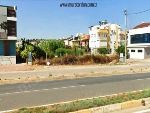 73) 0.60 İmarlı Antalya Güzeloba, 1016 m2 Satılık Konut Arsası