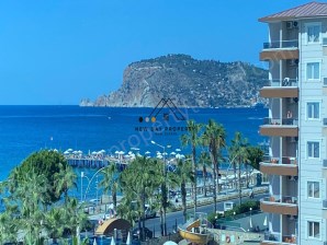 ALANYA TOSMURDA HAYAL GİBİ 3 ODALI DAİRE   KAPININ ÖNÜNDE SAHİL YOLU VE İKAMETE UYGUN!