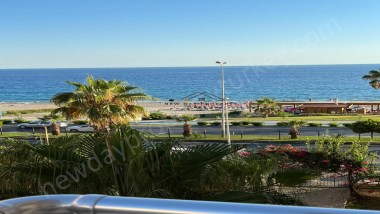 HAYAL GİBİ BİRİNCİ SINIF DAİRE – MAHMUTLAR, ALANYA SAHİLİNDE DOĞRUDAN YAŞAM