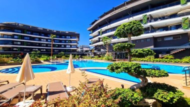 DESIGN TRIFFT NATUR – STILVOLLE FERIENWOHNUNG IN GEPFLEGTER ANLAGE VON OBA / ALANYA ZUM SPITZENPREIS