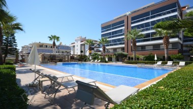 STILVOLLE WOHNUNG IN OBA/ALANYA – 600 M ZUM STRAND, AUFENTHALTSGENEHMIGUNG MÖGLICH & RENOMMIERTE BAU
