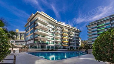 PREISHAMMER IN ALANYA! LUXUSAPARTMENT IN PREMIUM-ANLAGE NUR 350 M ZUM STRAND VON KARGICAK!