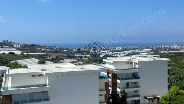 PANORAMIC DREAM IN ALANYA/KARGICAK – 180 m², SEA VIEW & 5* RESORT COMPLEX