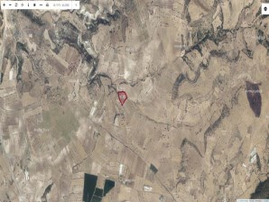 AKTAŞ KÖYÜNDE 3 YOLA CEPHE 17 DÖNÜM SATILIK TARLA