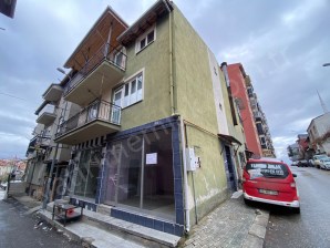 DİKİLİTAŞ CAMİ YAKININDA 3 KATLI KOMPLE SATILIK BİNA