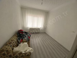 TAPU MÜDÜRLÜĞÜ YAKININDA 2 KATLI MÜSTAKİL EV