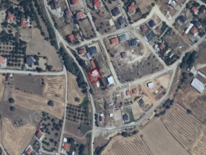 KARAAĞAÇ KÖYÜNDE İÇİNDE TEK KATLI EVİ BULUNAN 612 M² SATILIK ARSA