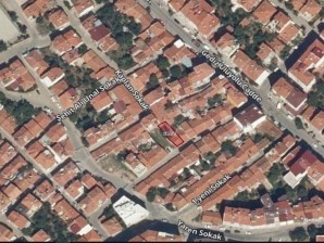 KARAAĞAÇ MAHALLESİNDE İÇİNDE TEK KATLI EVİ BULUNAN ARSA