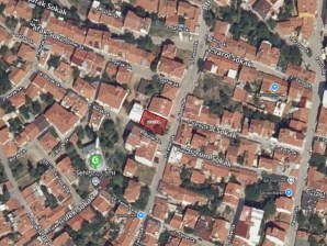 IŞIK MAHALLESİNDE SATILIK 254 M² KÖŞE PARSEL