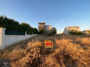 OVADEMİRLER ORTAOKULU YAKININDA  415M2 SATILIK VİLLALIK ARSA