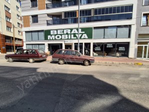 YENİ BELEDİYE YAKINI İÇERİSİNDE KİRACISI BULUNAN 965M2 SATILIK DÜKKAN