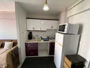 ERGENEKON OKULU YAKININDA 1+1 3.KAT SATILIK APART DAİRE