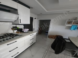 İBRAHİM TAHTAKILIÇ CADDESİ ELLA ÇİKOLATA YAKINI 4+1 SATILIK LÜKS DAİRE