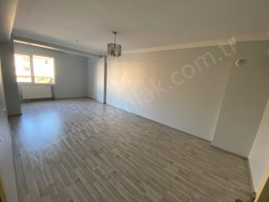 KÜÇÜK ÇARŞI ÜÇGEN PARK YAKINI 3+1 AR KAT KİRALIK DAİRE