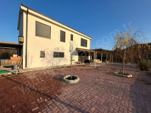 ÇAMYAZI KÖYÜNDE 5500M2 TARLA İÇİNDE SATILIK DUBLEKS VİLLA 