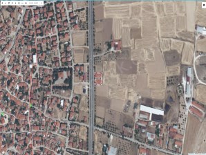 ULUBEY KARAHALLI YOLUNA CEPHE 1076M2 SATILIK TARLA