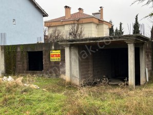 ÜRÜN KÖYDE İNŞAATI BAŞLAMIŞ 394 M2 SATILIK ARSA