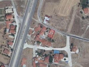 EŞME İSTASYONDA 237 M²  SATILIK ARSA