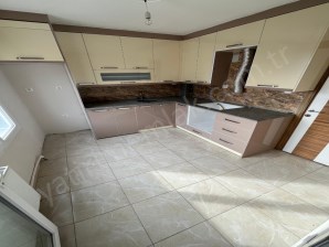 ŞEKEREVLERİ PAZAR YERİ YAKININDA 2+1 FUL YAPILI SATILIK DAİRE