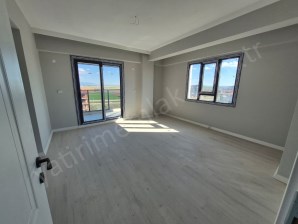 YAVUZ SULTAN SELİM CADDESİNDE 2+1 5.KAT ARA KAT SATILIK DAİRE 