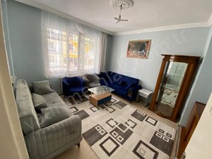 ÜNALAN MAHALLESİ OLD SCHOOL CAFE YAKININDA EŞYALI 2+1 DAİRE